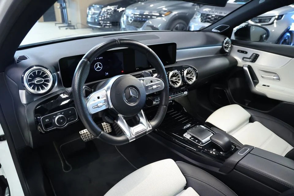 Brabus A35 AMG — Interiør