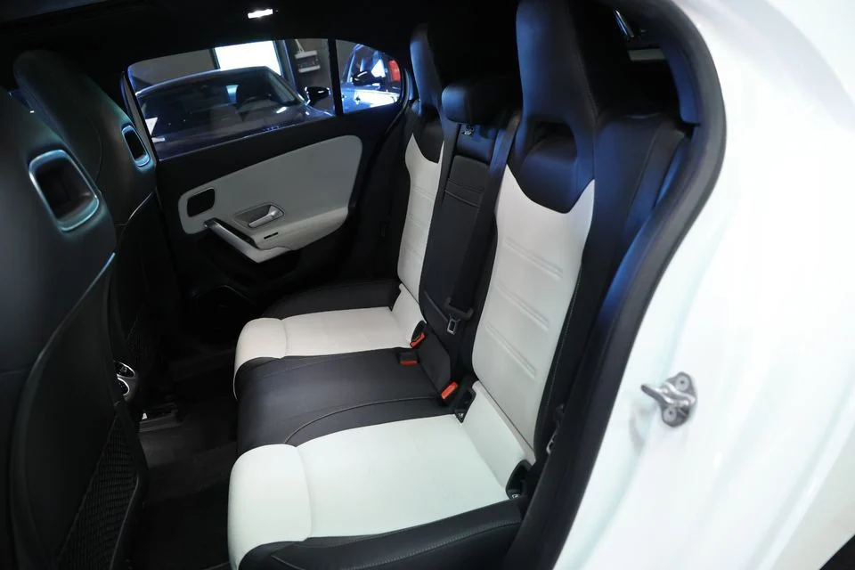 Brabus A35 AMG — Interiør